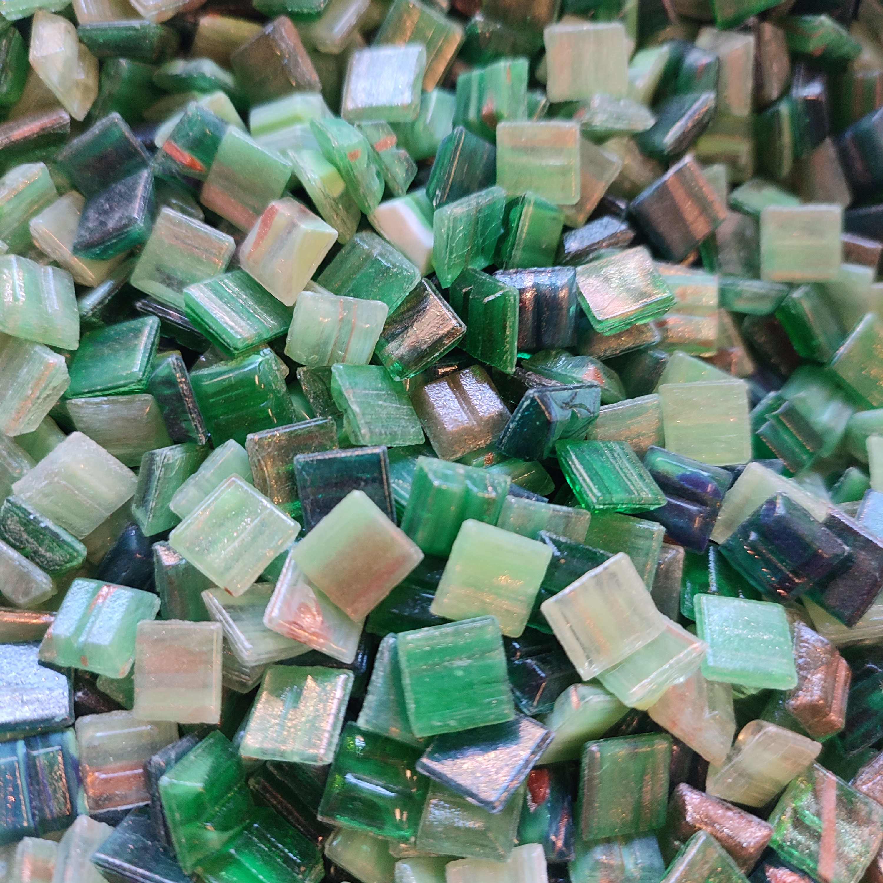 Mix Green gem metallic vitreous 1x1
